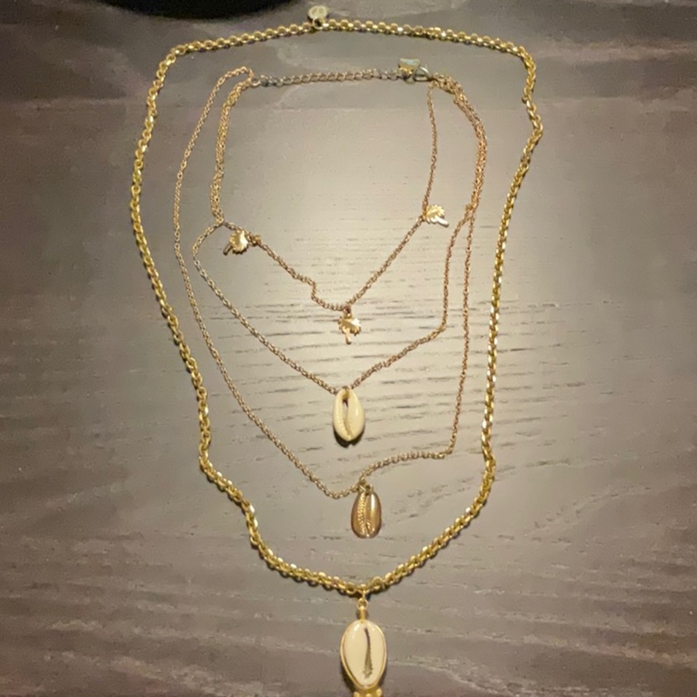 2 for 1 Fabulina necklaces. Beautiful beachy, shell stack in gold